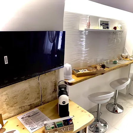Casa de hóspedes Le Dimore Airport Luxury Con Jacuzzi 3*