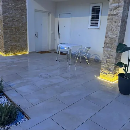 Le Dimore Airport Luxury Con Jacuzzi Casa de hóspedes Bari